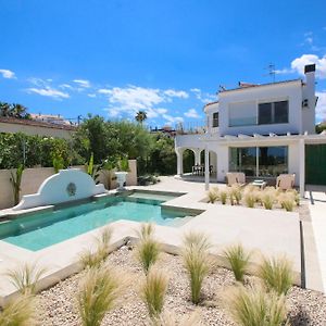 Villa con Vistas a la Playa
